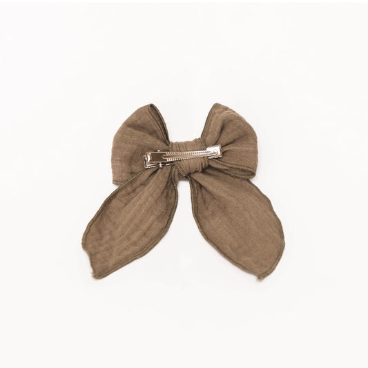Mrs Ertha - Fable Bow Clip