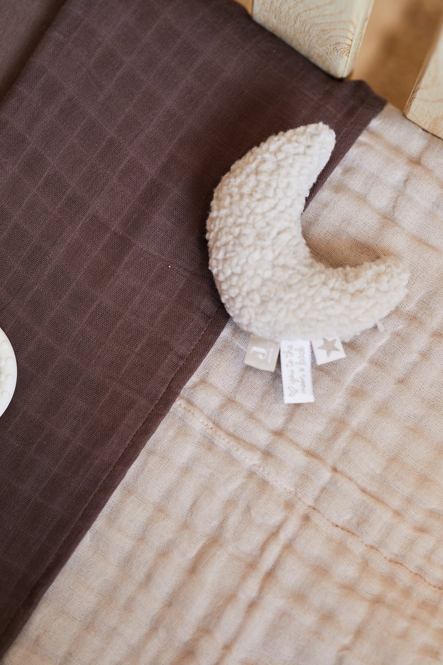 Jollein - Rassel Moon