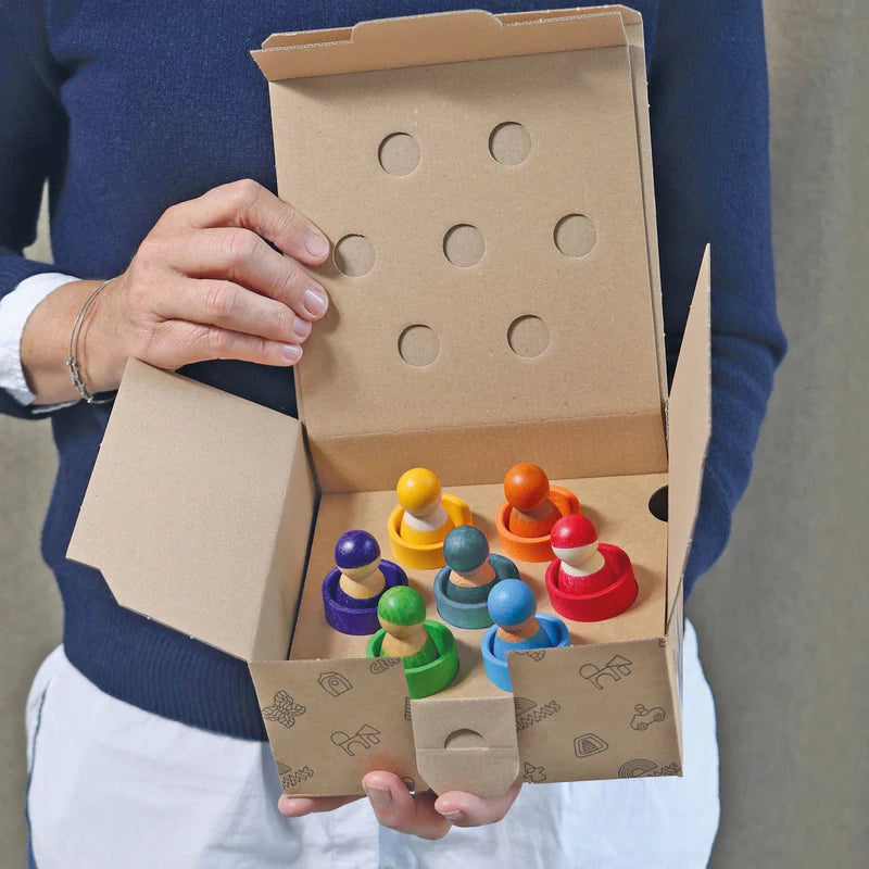 Grimms -  Sieben Freunde in Holzschälchen